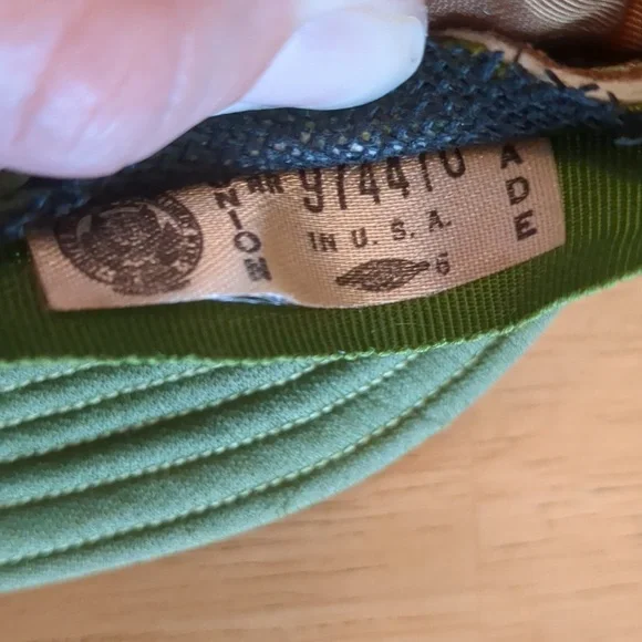 1960s Vintage Green Velvet Bucket Hat Mr. John Classic Paris New York - Picture 5 of 9